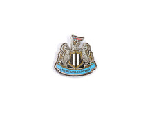 Load image into Gallery viewer, Newcastle United Football Club CREST PIN BADGE
